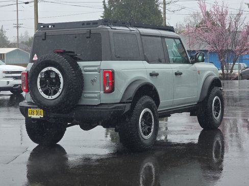 Used 2021 Ford Bronco Badlands image 5