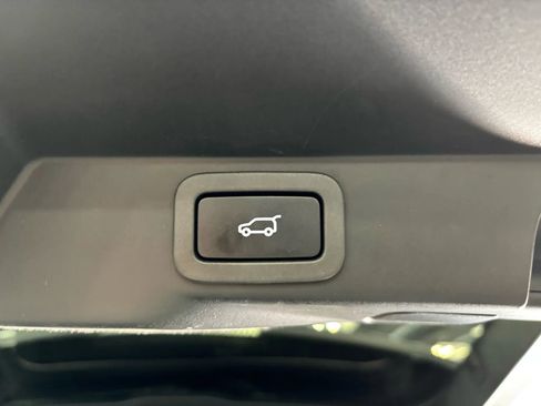 Used 2017 Land Rover Range Rover Sport HSE image 46