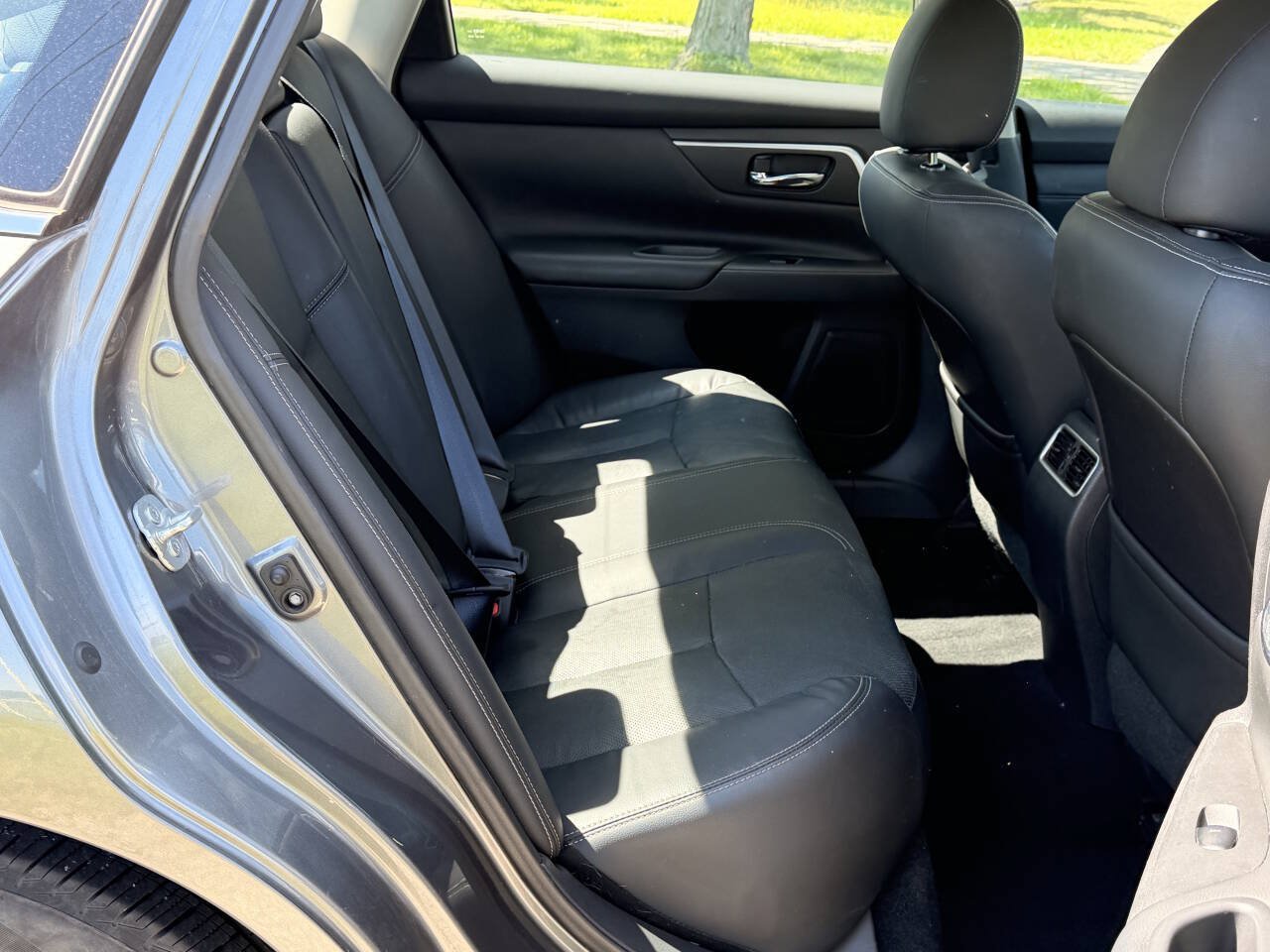 Used 2016 Nissan Altima 2.5 SL w/ 2.5 Technology Package FWD image 30