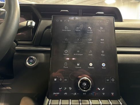 Used 2025 GMC Terrain Elevation image 13