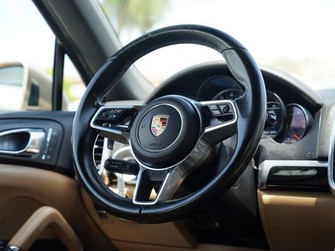 Used 2016 Porsche Cayenne AWD/4WD image 30