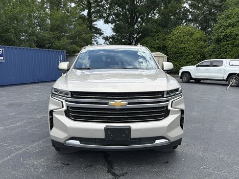 Used 2022 Chevrolet Tahoe LT w/ Luxury Package RWD image 2