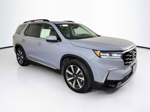 Certified 2024 Honda Pilot Touring image 1