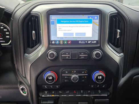 Used 2022 Chevrolet Silverado 2500 LTZ w/ LTZ Plus Package AWD/4WD image 15