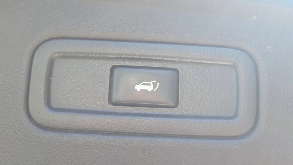 Used 2017 INFINITI QX70 AWD w/ Premium Package image 33
