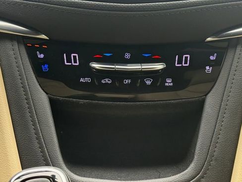 Used 2019 Cadillac XT5 Premium Luxury w/ Driver Assist Package FWD image 4