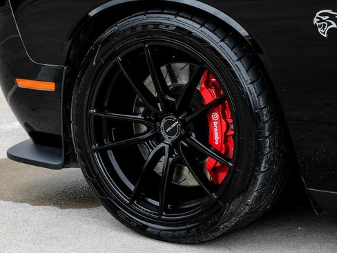 Used 2016 Dodge Challenger SRT Hellcat RWD image 43