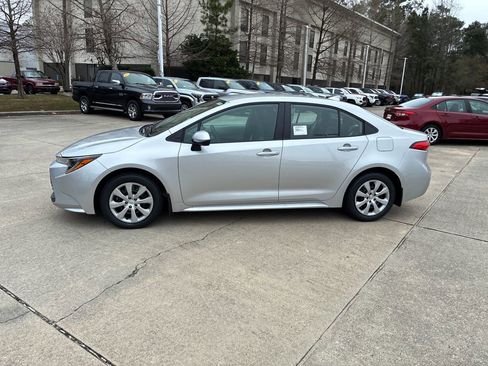 New 2026 Toyota Corolla LE image 2