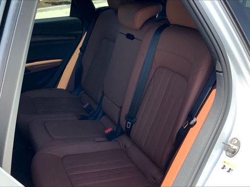 Used 2021 Audi Q5 2.0T Premium Plus w/ Premium Plus Package AWD/4WD image 19