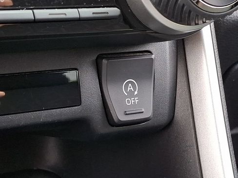 Used 2024 Toyota RAV4 XLE FWD image 27