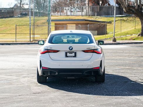 Used 2023 BMW i4 eDrive35 w/ Premium Package image 6