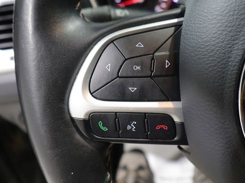 Used 2018 Jeep Compass Latitude w/ Cold Weather Group AWD/4WD image 34