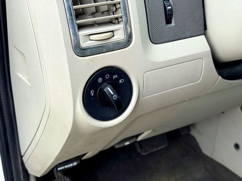 Used 2011 MAZDA Tribute i Sport image 15