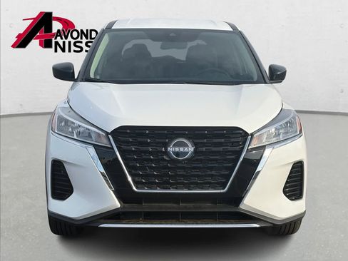 Certified 2025 Nissan Kicks Play S image 5