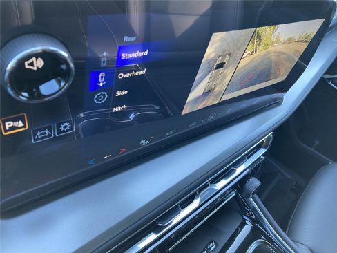 New 2026 Chevrolet Traverse LT w/ Sun and Wheel Package image 34