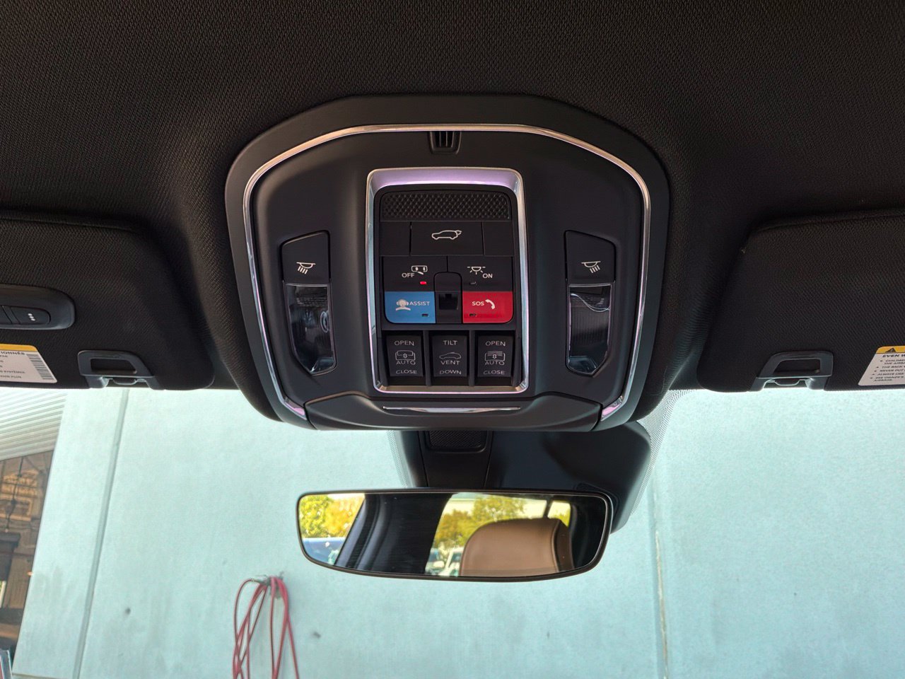Used 2025 Jeep Grand Cherokee Summit AWD/4WD image 22