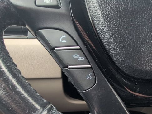 Used 2017 Honda Pilot Touring image 17