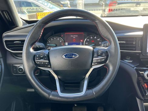 Certified 2022 Ford Explorer ST-Line w/ Class IV Trailer Tow Package image 12