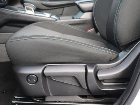 Used 2024 Mitsubishi Outlander ES image 10