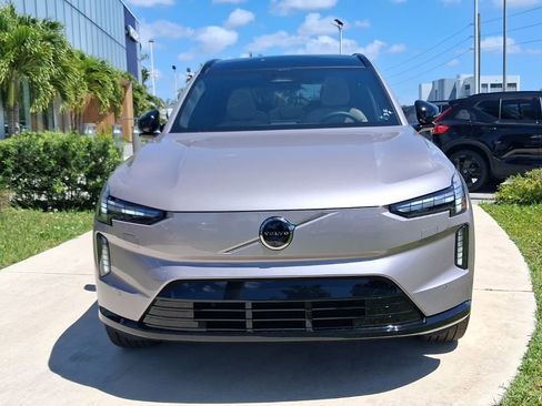 New 2026 Volvo EX90 Plus image 2