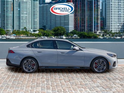 Used 2025 BMW 530i w/ M Sport Package image 4