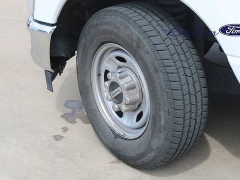 Used 2024 Ford F250 XL w/ XL Chrome Package RWD image 9