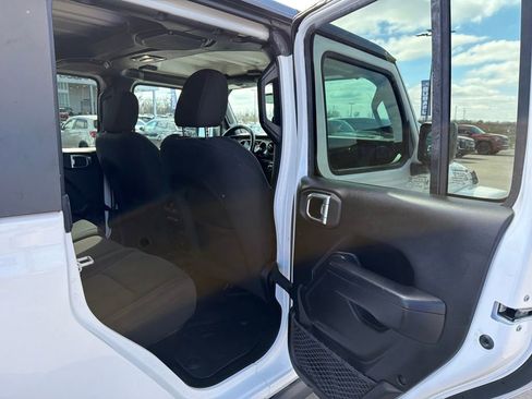 Used 2023 Jeep Gladiator Willys image 31