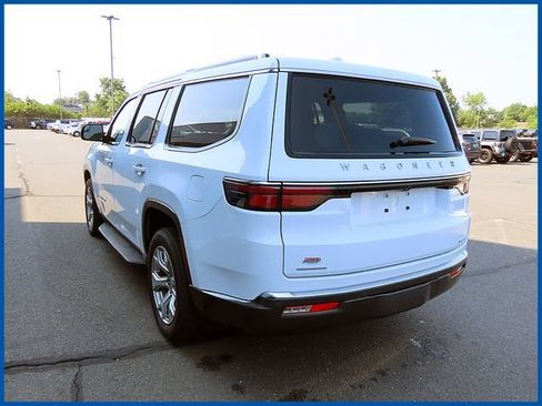 Certified 2022 Jeep Wagoneer Series II AWD/4WD image 5