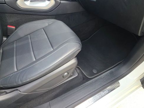 Used 2021 Mercedes-Benz GLE 450 4MATIC image 13