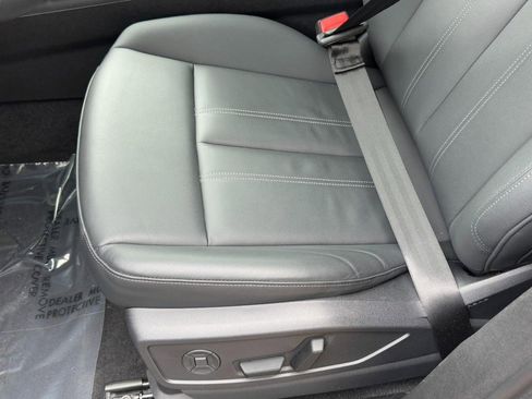 Used 2025 Audi Q5 Premium w/ Convenience Package image 24