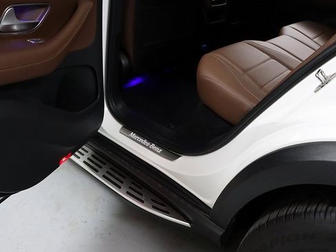 Used 2024 Mercedes-Benz GLE 350 4MATIC w/ Driver Assistance Package image 31