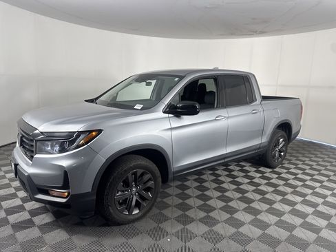 Used 2023 Honda Ridgeline Sport image 8