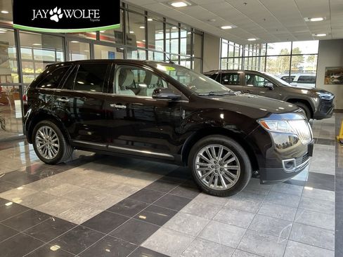 Used 2013 Lincoln MKX FWD image 1