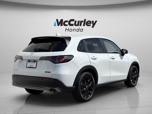 Certified 2025 Honda HR-V Sport image 3