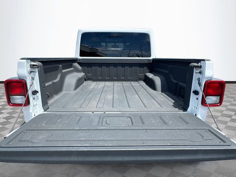 Used 2023 Jeep Gladiator Overland AWD/4WD image 30