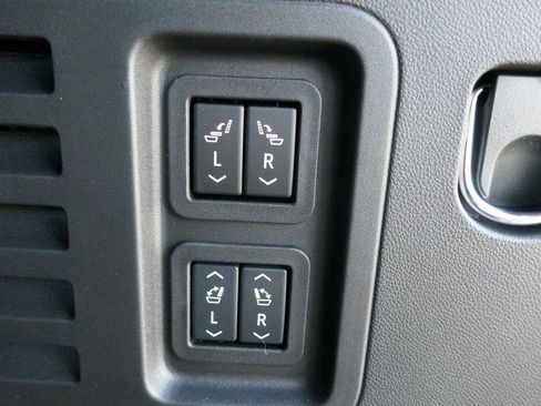 New 2026 Chevrolet Traverse RS image 15