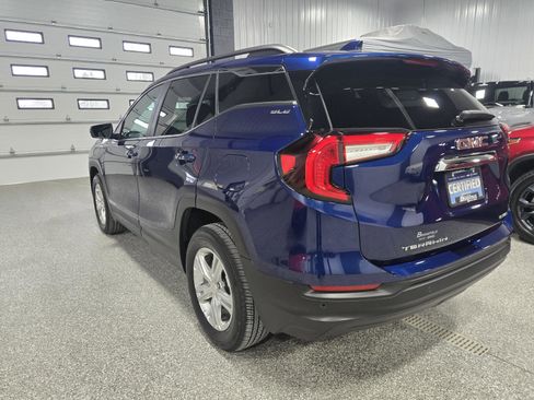 Certified 2022 GMC Terrain SLE w/ Driver Convenience Package image 2