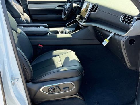 New 2026 Jeep Grand Wagoneer 4WD image 19