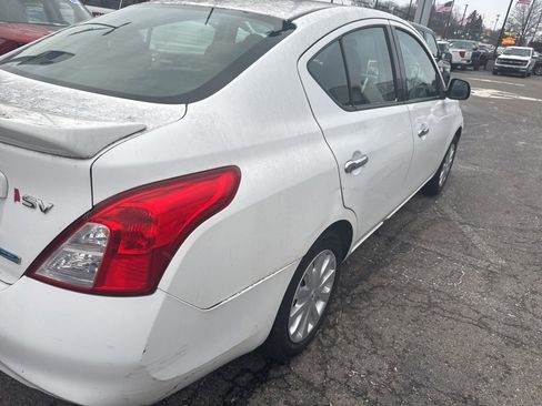 Used 2014 Nissan Versa SV image 6
