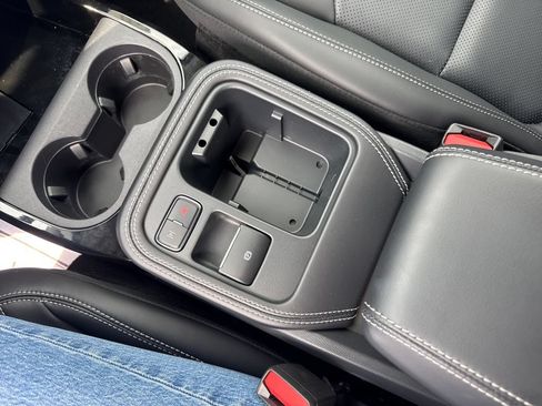 Used 2025 Ford Mustang Mach-E Premium AWD/4WD image 38