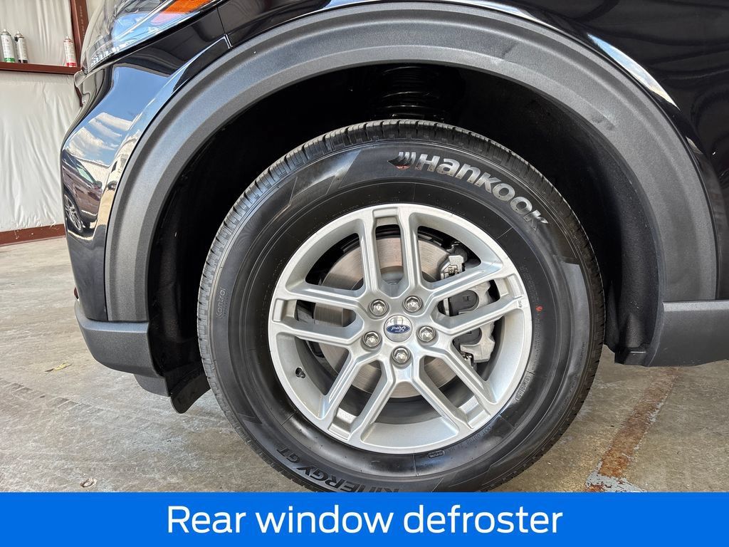 New 2026 Ford Explorer Active RWD image 12