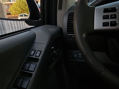 Used 2020 Nissan Frontier SV image 16