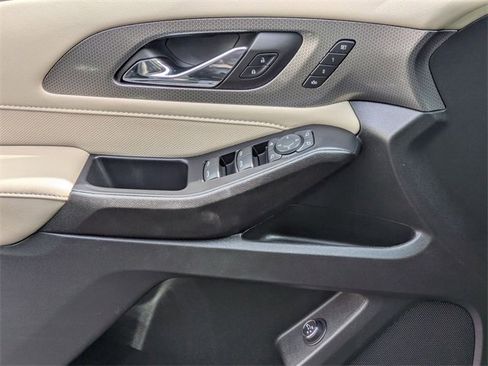 Used 2022 Chevrolet Traverse Premier image 12