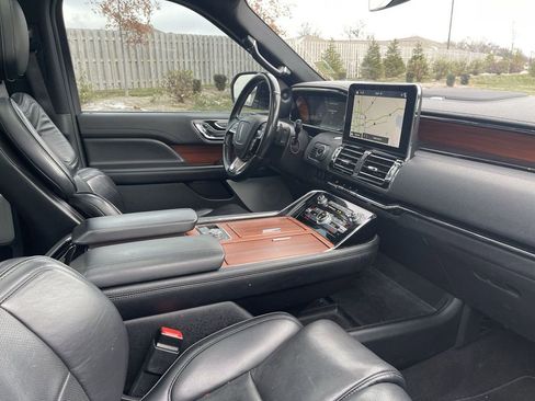 Used 2019 Lincoln Navigator L Reserve image 41