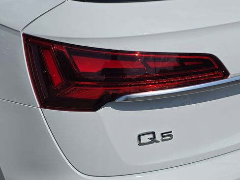Used 2023 Audi Q5 2.0T Prestige w/ Prestige Package AWD/4WD image 35