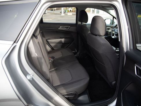 Used 2025 Kia Sportage LX image 20