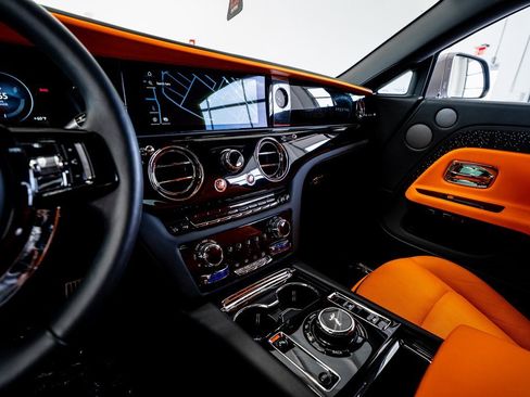 Used 2024 Rolls-Royce Spectre w/ Spectre Launch Package image 42