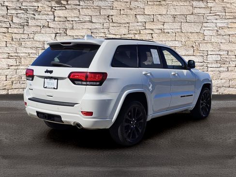 Used 2021 Jeep Grand Cherokee Laredo X image 6