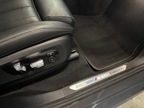 Used 2022 BMW X7 M50i AWD/4WD image 32