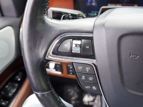 Used 2022 Lincoln Navigator Reserve AWD/4WD image 42